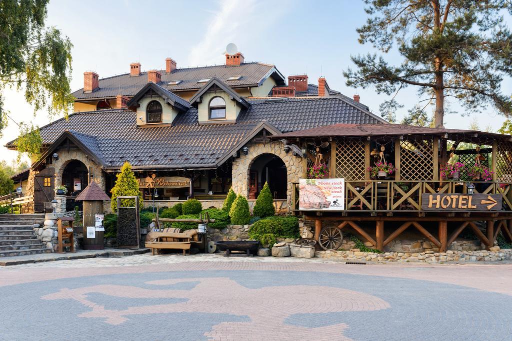 Hotel Restauracja Jas Wedrowniczek Rymanów Buitenkant foto